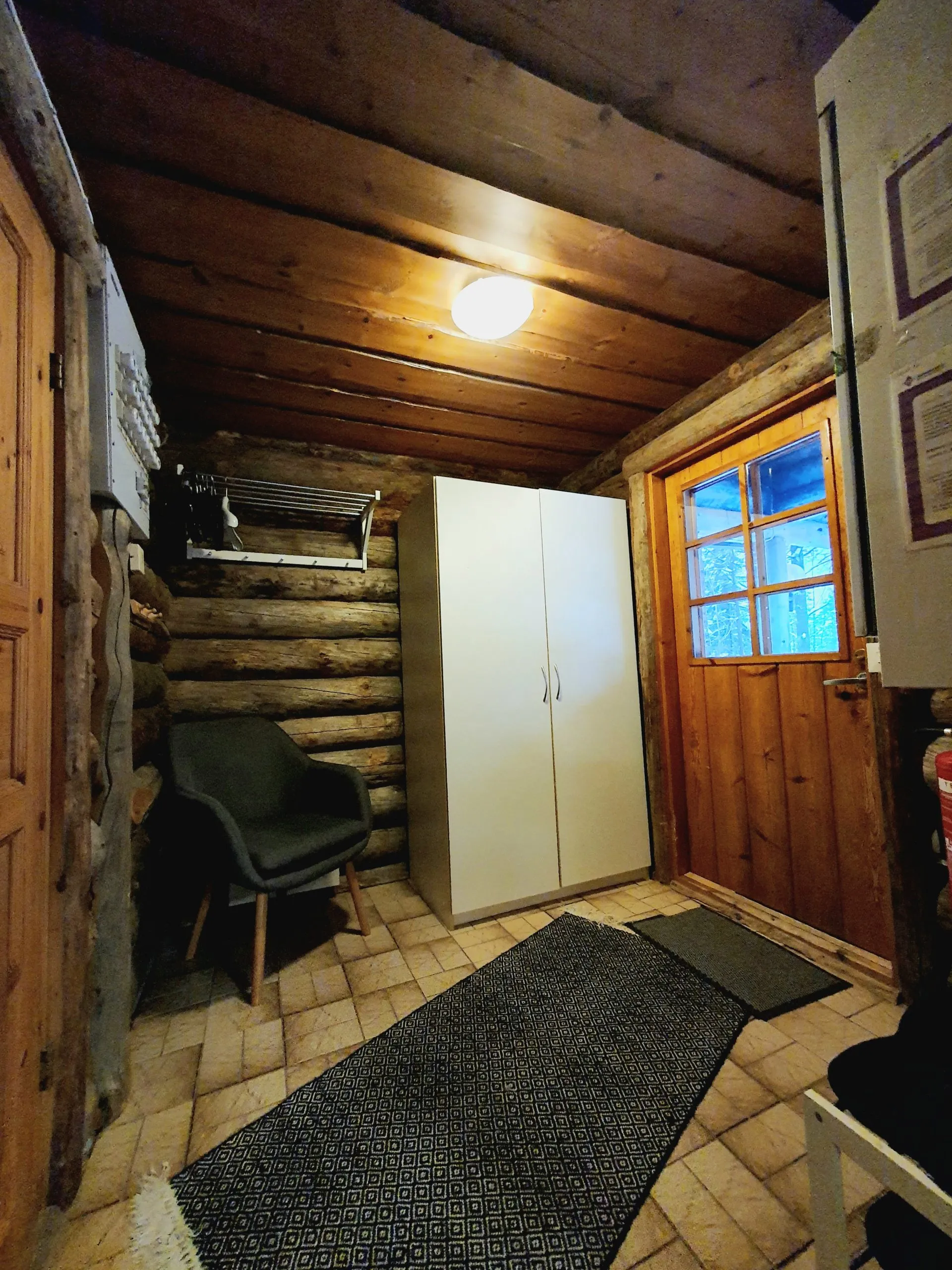 Jänkä 16 eteinen