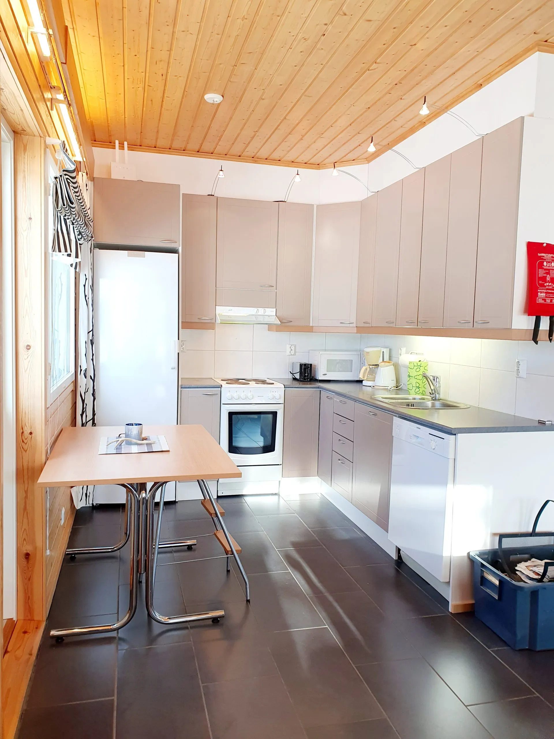 Villa Kovalampi keittiö